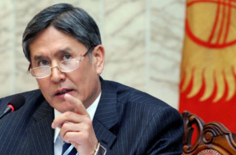 Президент Киргизии не исключает закрытие военной базы России