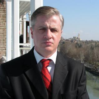 У объявивших голодовку грузинских адвокатов отняли матрасы и технику 
