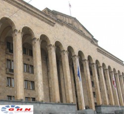 Парламенту Грузии придется работать до конца декабря
