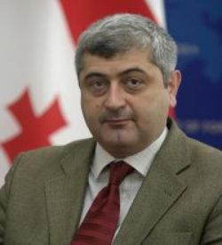 Николоз Вашакидзе: Военное строительство в Абхазии - не предвещает ничего хорошего