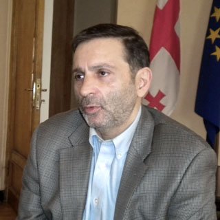 Давид Дарчиашвили: В России более слушают Акунина, чем Путина