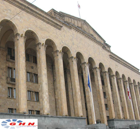 Адвокаты и юристы начинают голодовку у Парламента Грузии 