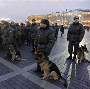 Радикалы, избивая кавказцев, захватили площадь в одном из городов Подмосковья