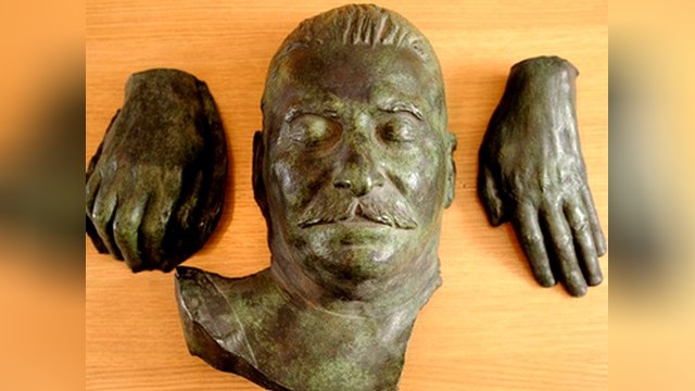 Анонимный покупатель приобрел посмертную маску Сталина за 3.6 тысяч футов
