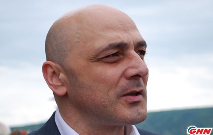 Джонди Багатурия: Саакашвили и его семья лоббируют повышение цен на топливо в Грузии