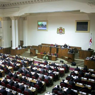 Власти Грузии предложили оппозиции свою версию улучшении по избирательной среде
