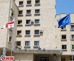 Большинство Грузии: Банку Иванишвили деньги вернули для того, чтобы не прерывать его работу