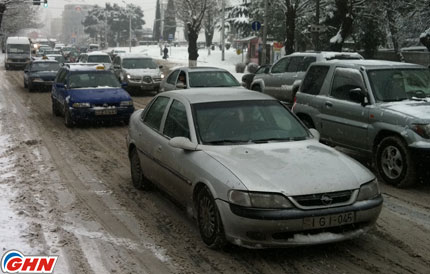 В связи с непогодой на дорогах действует специальный режим 